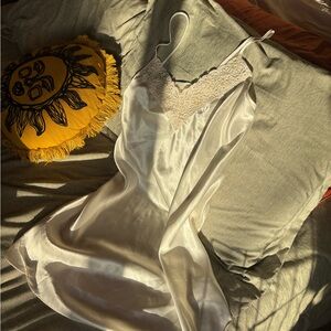 Denetelle Elegant White Lace Trim Satin Nightgown